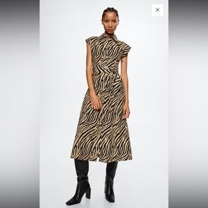 mango animal print Midi design. Shirt-style collar. Sleeveless. Size 8